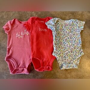 Carter's -Adorable and Sweet Pink Floral Bodysuits, Size 6M